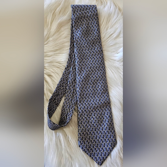 ❌SOLD❌ 👔 Fendi Monogram Tie 👔 - Picture 4 of 9